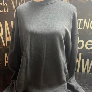 Sweater‎ size medium
